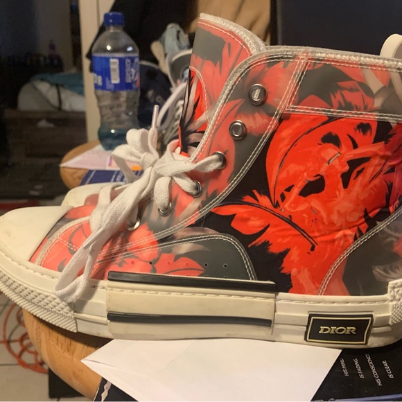 2 pair of Dior shoes that are still in good shape and cheap! - Picture 5 of 8